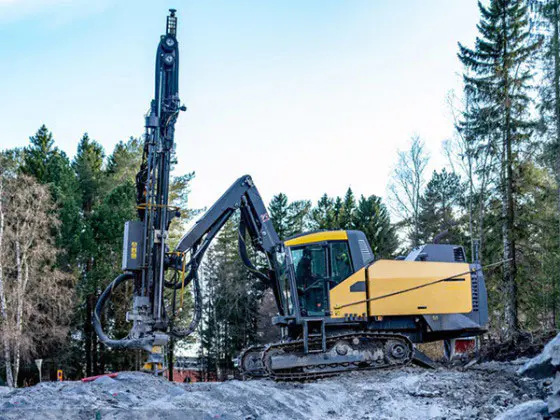 Kaivostehokkuuden maksimointi: Kierteisen liitännäyttelyn poraustangon vaikutus